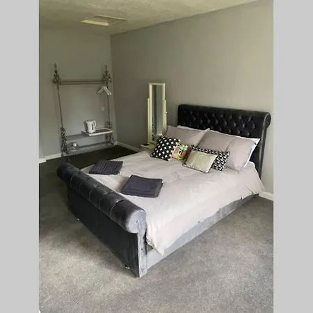 Private With Multiple Free Parking Hytte *